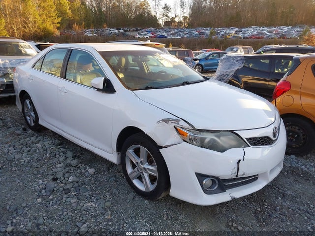 2014 TOYOTA CAMRY SE