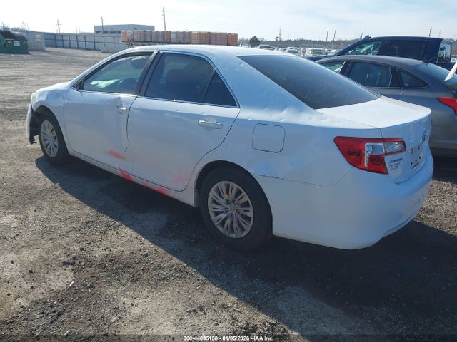 TOYOTA CAMRY - 3