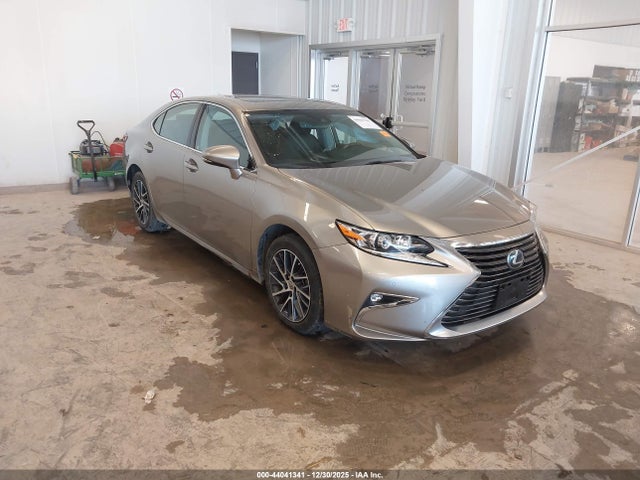 صورة 1 لـ 2017 Lexus ES 350