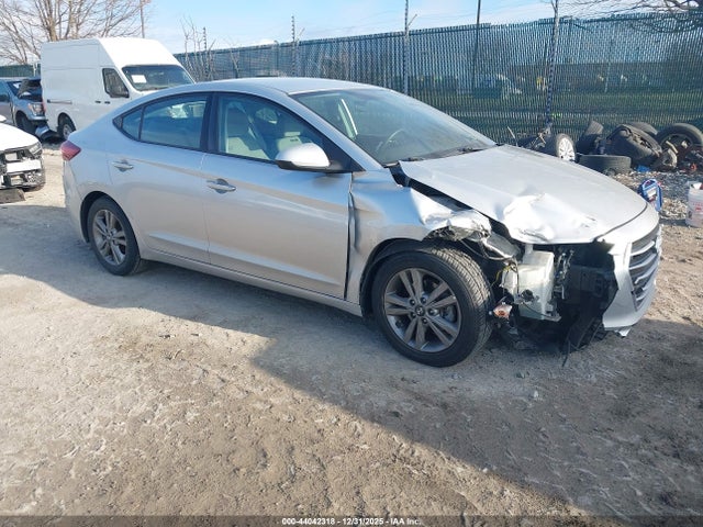 HYUNDAI ELANTRA SE - 1