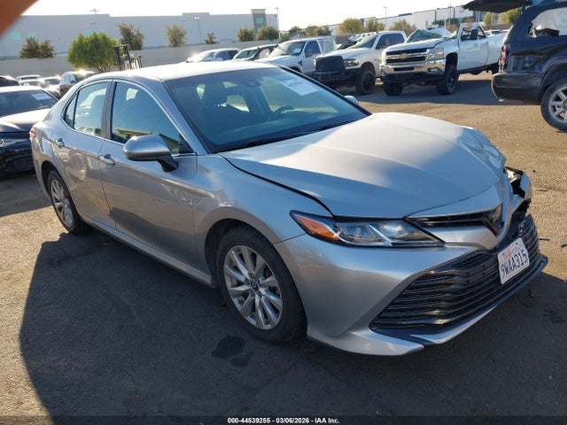 2018 TOYOTA CAMRY LE