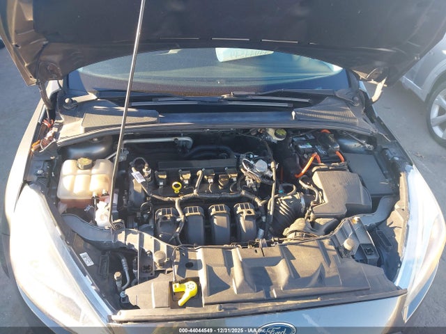 FORD FOCUS SE - 10