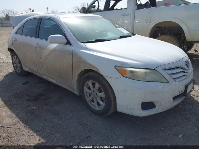 2011 TOYOTA CAMRY LE