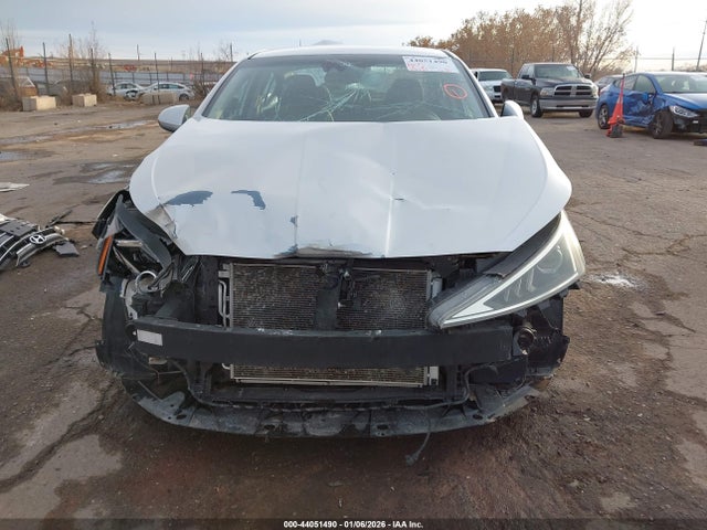 HYUNDAI ELANTRA SEL - 6