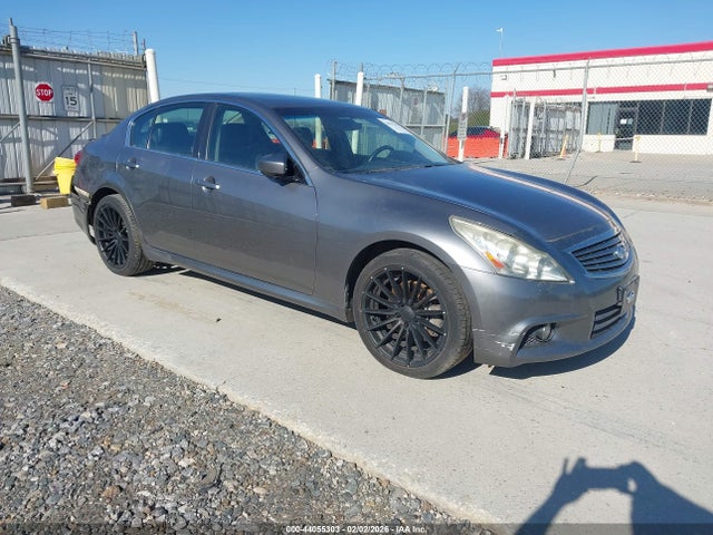 2013 INFINITI G37 