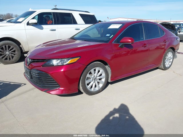 2020 Toyota CAMRY LE — фото 2