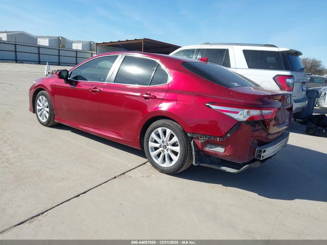 2020 Toyota CAMRY LE — фото 3
