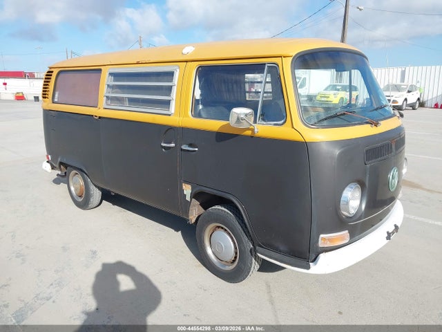 1972 VOLKSWAGEN BUS-WEST VILIA 