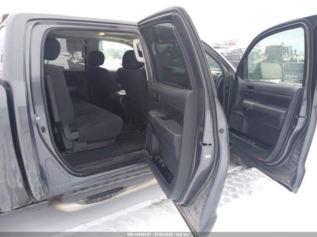 TOYOTA TUNDRA - 8