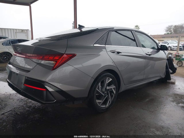 HYUNDAI ELANTRA LIMITED - 4