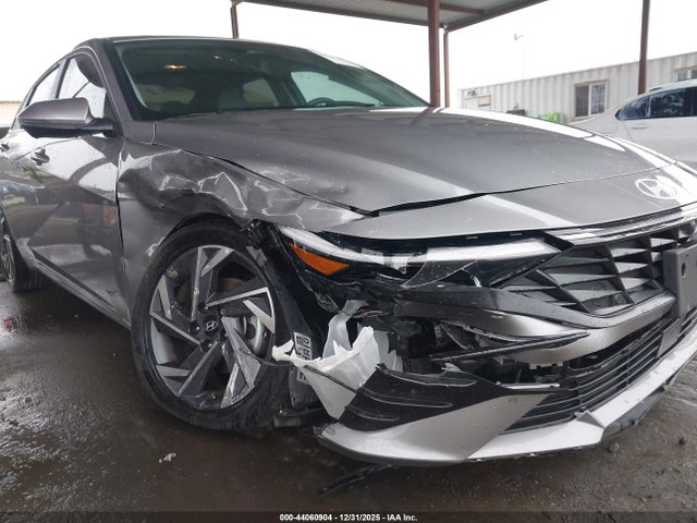 HYUNDAI ELANTRA LIMITED - 6