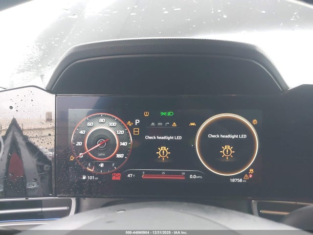 HYUNDAI ELANTRA LIMITED - 7