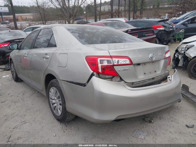 TOYOTA CAMRY - 3