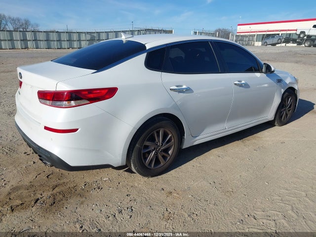 KIA OPTIMA LX - 4