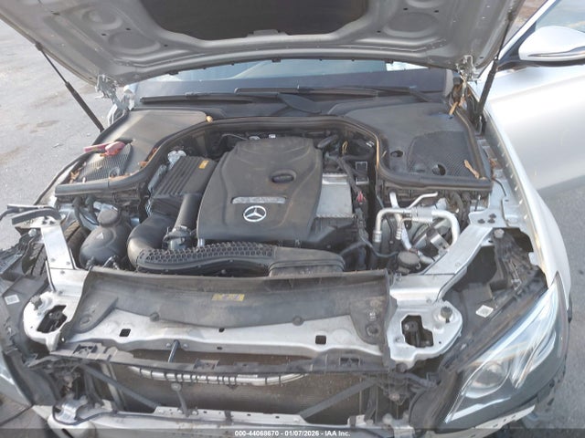 صورة 10 لـ 2018 Mercedes-BENZ E 300