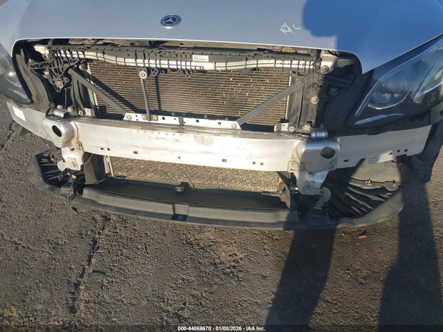 صورة 6 لـ 2018 Mercedes-BENZ E 300