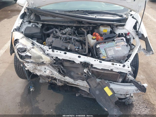 2013 Toyota PRIUS C TWO 照片 10