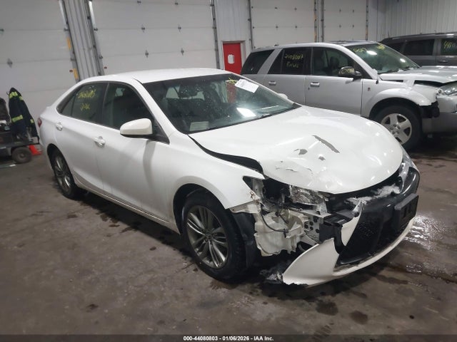 2015 TOYOTA CAMRY SE