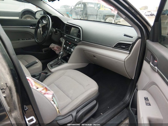 HYUNDAI ELANTRA VALUE EDITION - 5