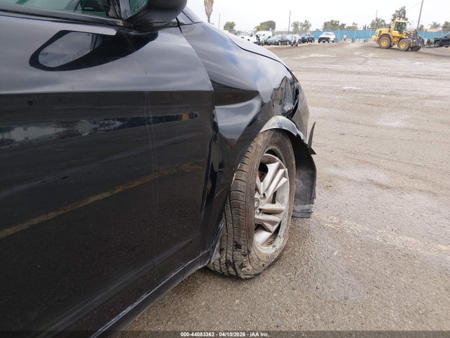 HYUNDAI ELANTRA VALUE EDITION - 6