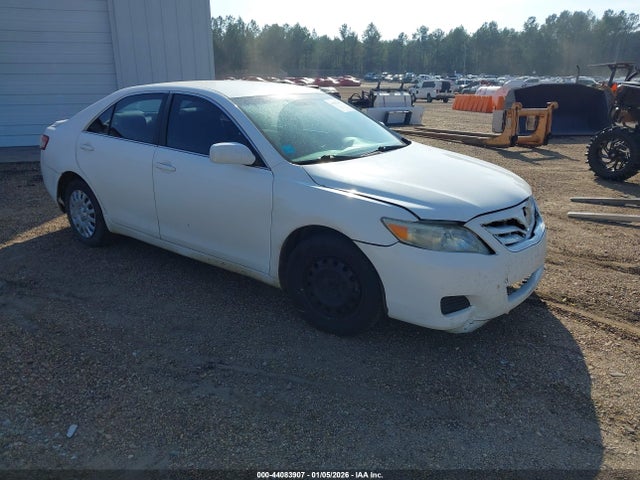 2011 TOYOTA CAMRY LE