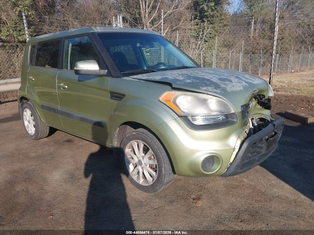 2013 KIA SOUL +