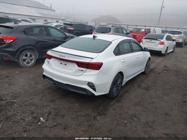 KIA FORTE GT-LINE - 4