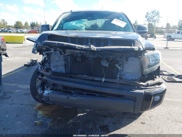 TOYOTA TUNDRA - 6