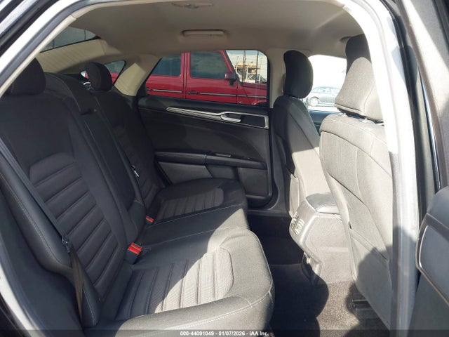 FORD FUSION SE - 8