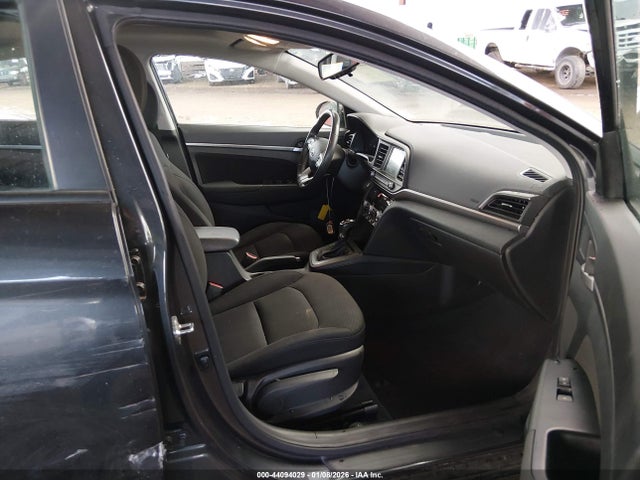 HYUNDAI ELANTRA VALUE EDITION - 5