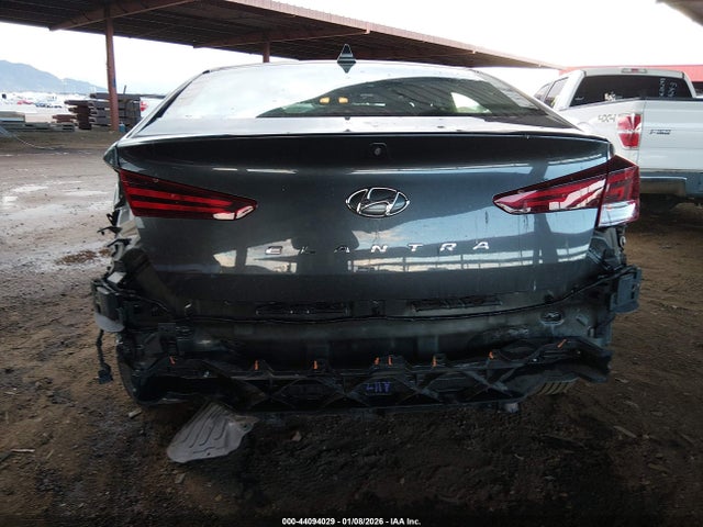 HYUNDAI ELANTRA VALUE EDITION - 6