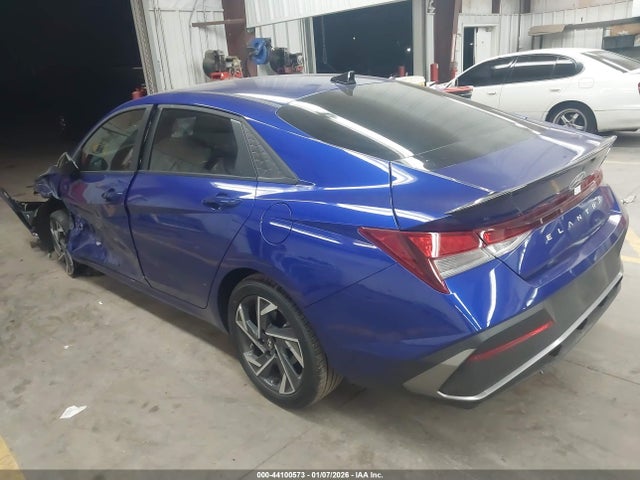 HYUNDAI ELANTRA SEL SPORT - 3