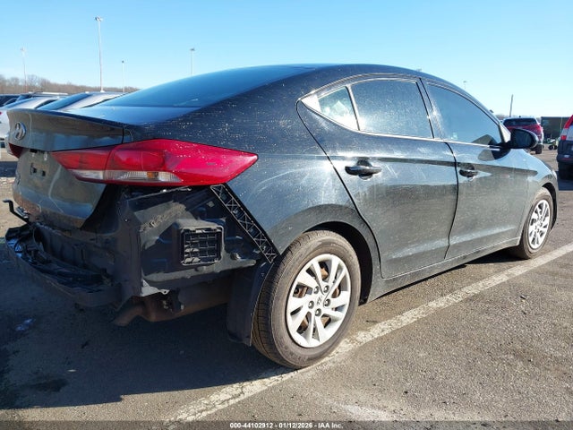 HYUNDAI ELANTRA SE - 4