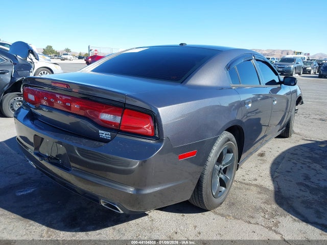 DODGE CHARGER SE - 4