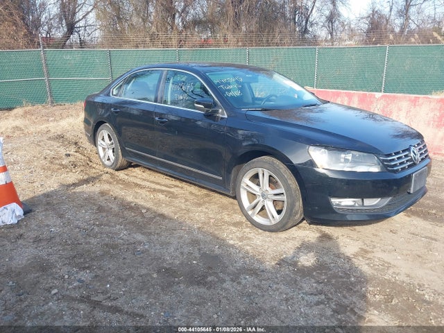2013 VOLKSWAGEN PASSAT 2.0L TDI SE