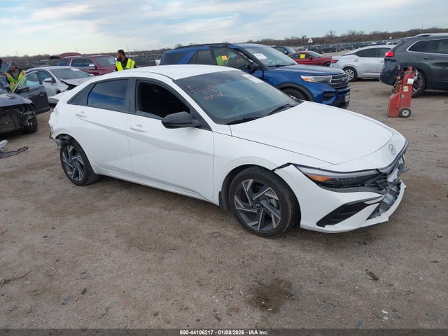 HYUNDAI ELANTRA SEL SPORT - 1