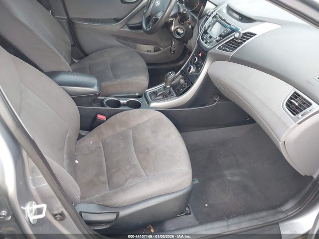 2015 Hyundai ELANTRA SE photo 5