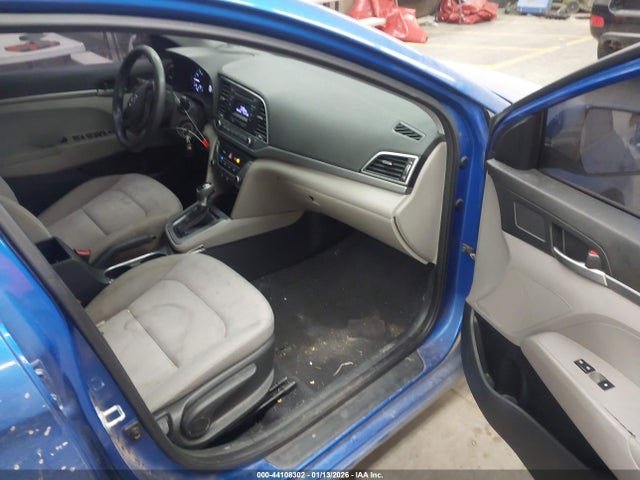 HYUNDAI ELANTRA SE - 5