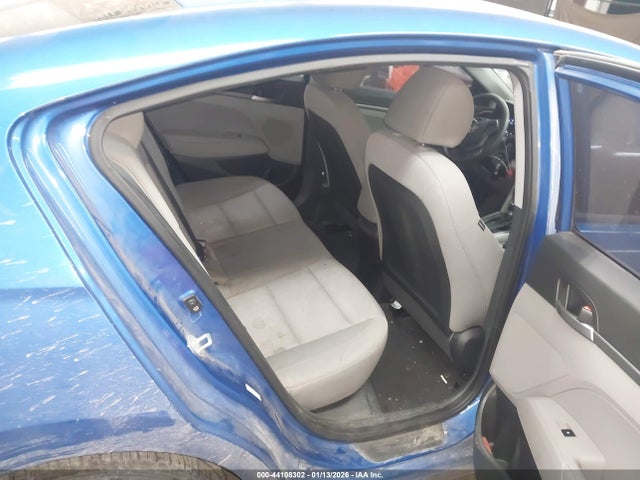 HYUNDAI ELANTRA SE - 8