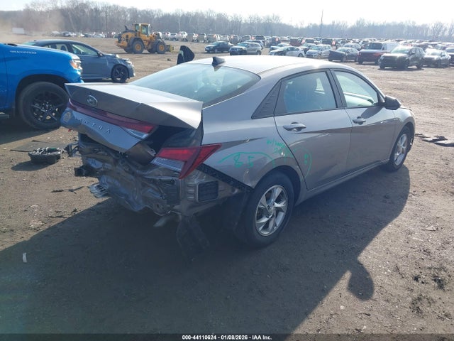 HYUNDAI ELANTRA SE - 4