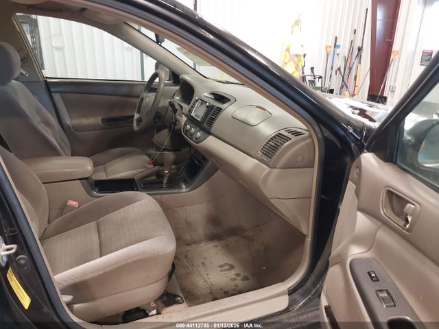 2005 Toyota CAMRY LE photo 5