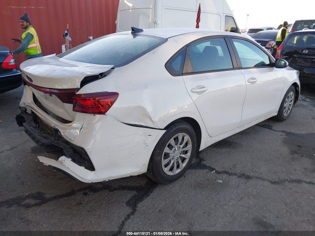 صورة 4 لـ 2021 KIA FORTE FE