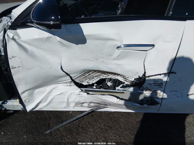 MERCEDES-BENZ E-CLASS - 6