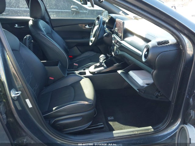 KIA FORTE GT-LINE - 5