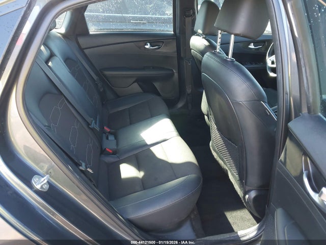 KIA FORTE GT-LINE - 8