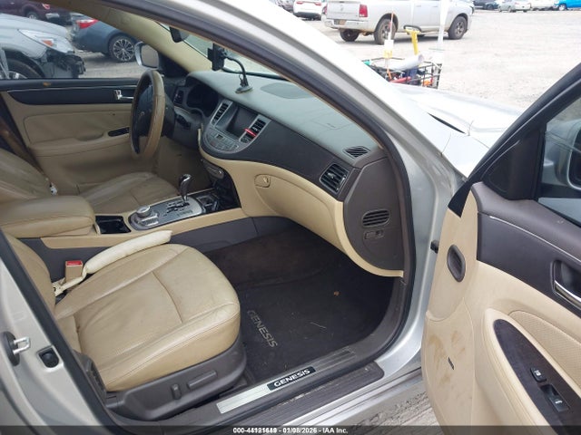 HYUNDAI GENESIS 4.6 - 5