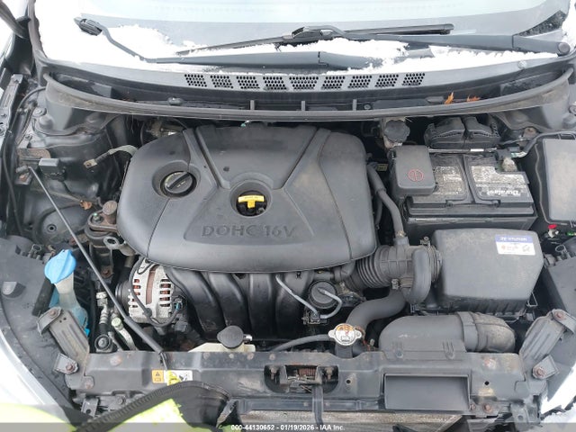 HYUNDAI ELANTRA - 10