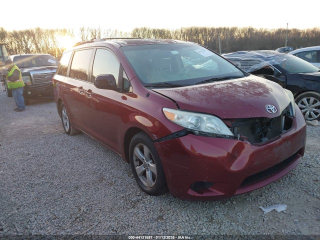 2011 TOYOTA SIENNA LE V6