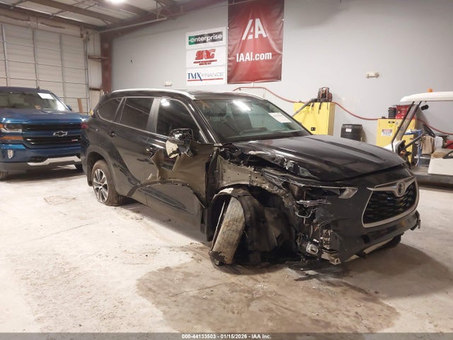 2023 TOYOTA HIGHLANDER XLE