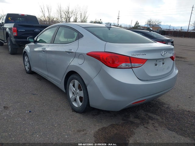 HYUNDAI ELANTRA GLS - 3